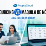Especialista legal comparando outsourcing vs maquila de nómina en documentos de cumplimiento laboral en México